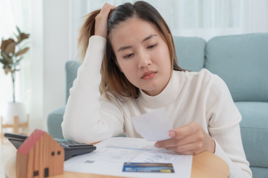 Debt Settlement vs. Debt Consolidation